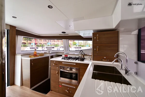 Bali 4.8  - Yacht Charter Sailica