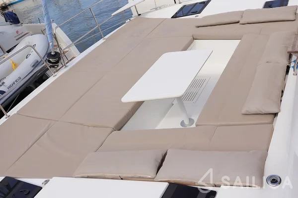 Bali Catsmart - Yacht Charter Sailica