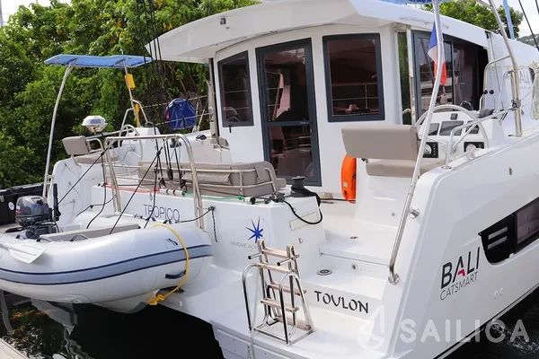 Bali Catsmart - Yacht Charter Sailica