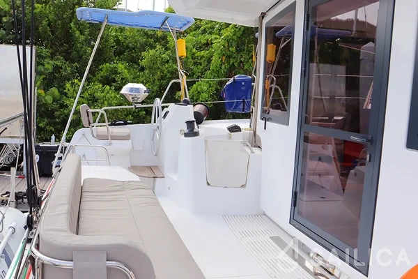 Bali Catsmart - Yacht Charter Sailica