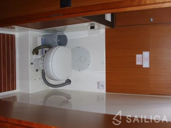Bavaria 45 Cruiser - Yacht Charter Sailica