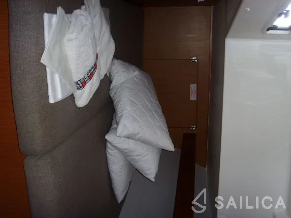 Bavaria 45 Cruiser - Yacht Charter Sailica