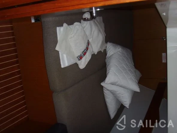 Bavaria 45 Cruiser - Yacht Charter Sailica