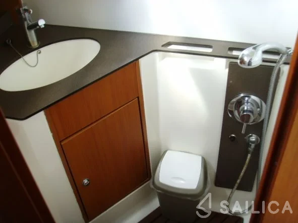 Bavaria 45 Cruiser - Yacht Charter Sailica