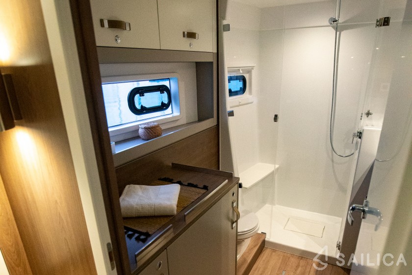 Bali 4.4 - Yacht Charter Sailica