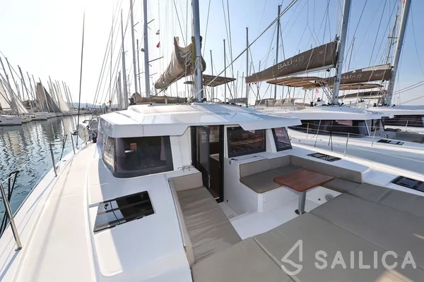Bali 4.4 - Yacht Charter Sailica