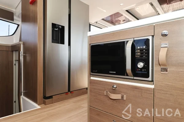 Bali 4.4 - Yacht Charter Sailica