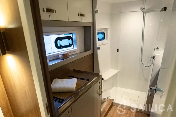 Bali 4.4 - Yacht Charter Sailica