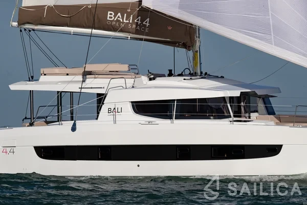 Bali 4.4 - Yacht Charter Sailica