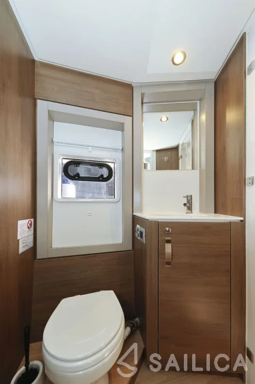 Bali 4.4 - Yacht Charter Sailica