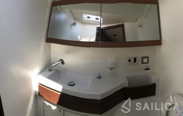 Oceanis 46.1 - Yacht Charter Sailica