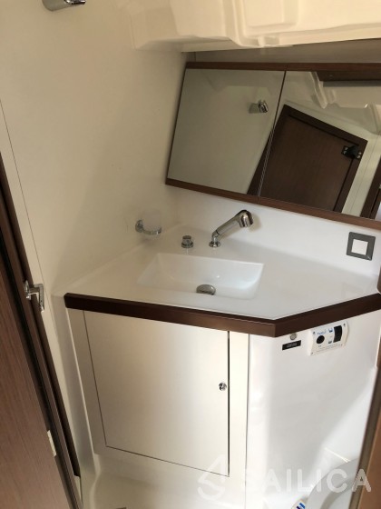 Oceanis 46.1 - Yacht Charter Sailica