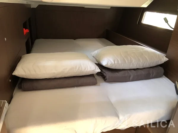 Oceanis 46.1 - Yacht Charter Sailica