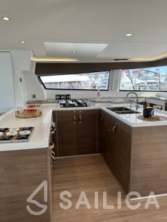 Bali 4.6 - Yacht Charter Sailica