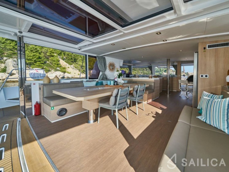 Bali 4.6 - Yacht Charter Sailica
