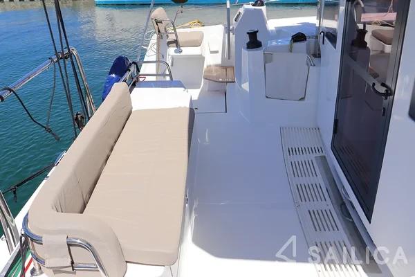 Bali Catsmart - Yacht Charter Sailica