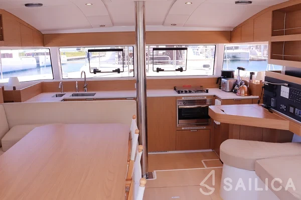Bali Catsmart - Yacht Charter Sailica