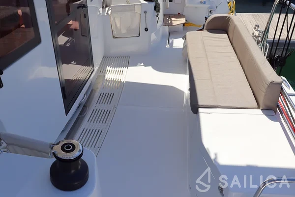 Bali Catsmart - Yacht Charter Sailica