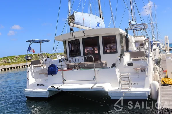 Bali Catsmart - Yacht Charter Sailica