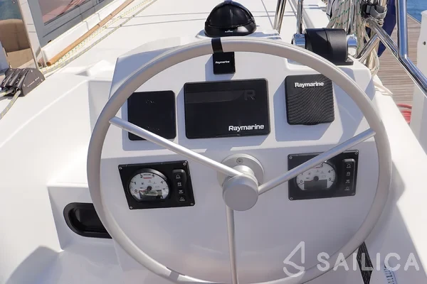 Bali Catsmart - Yacht Charter Sailica