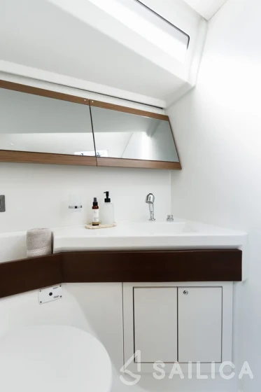 Oceanis 46.1 - Yacht Charter Sailica