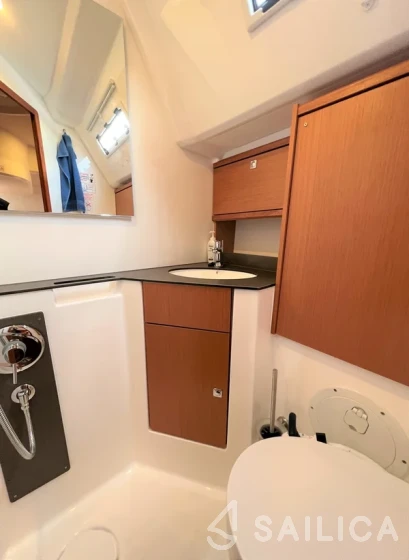 Bavaria 46 Cruiser - Yacht Charter Sailica