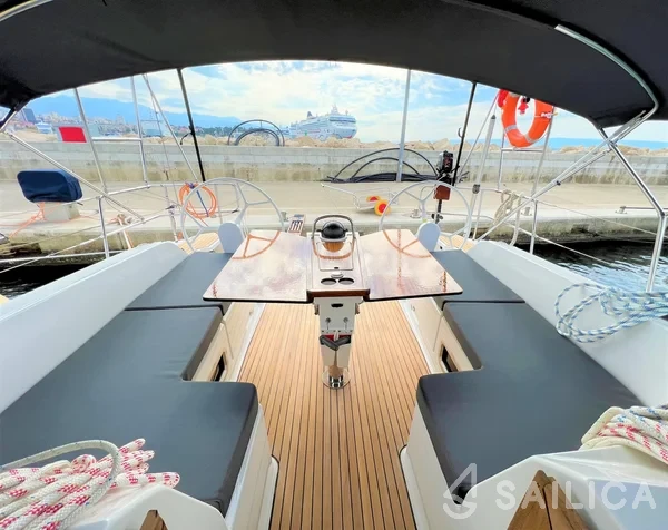 Bavaria 46 Cruiser - Yacht Charter Sailica