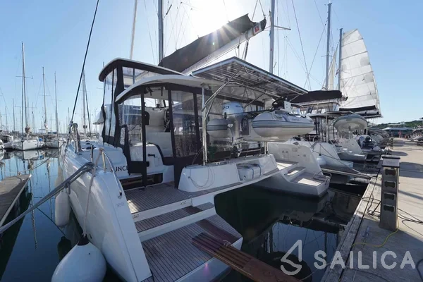 Lagoon 42 - Yacht Charter Sailica
