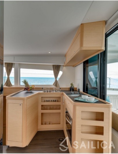 Lagoon 42 - 4 + 2 cab. - Yacht Charter Sailica