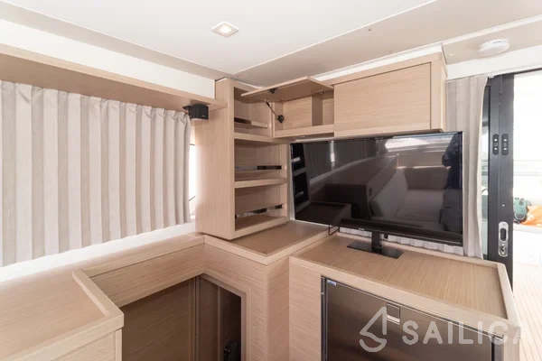 Lagoon 46  - Yacht Charter Sailica