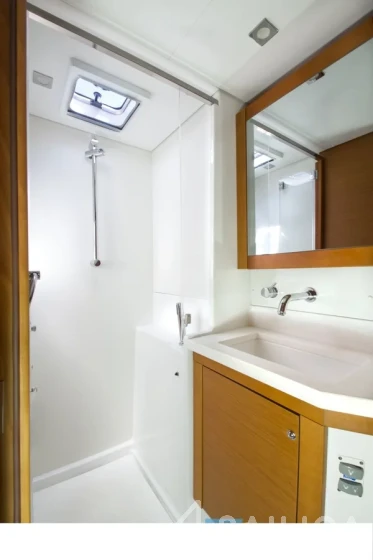 Lagoon 450  Flybridge - Yacht Charter Sailica