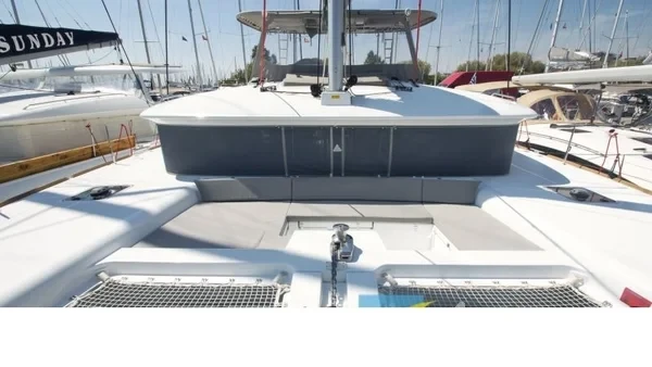 Lagoon 450  Flybridge - Yacht Charter Sailica