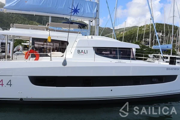 Bali 4.4 - Yacht Charter Sailica