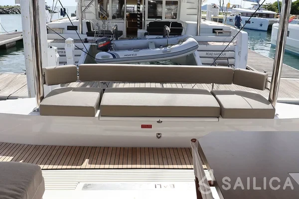 Bali 4.4 - Yacht Charter Sailica
