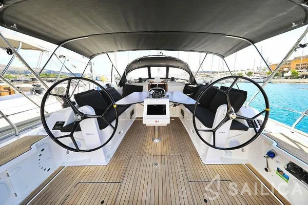 Bavaria 46 Cruiser - Yacht Charter Sailica