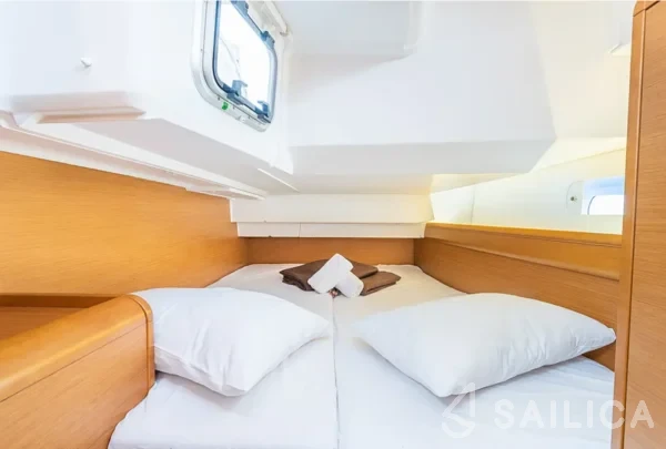 Sun Odyssey 449 - Yacht Charter Sailica