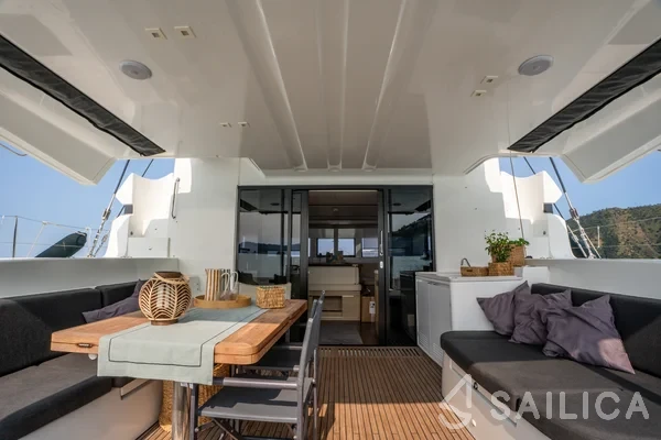 Lagoon 51 - Yacht Charter Sailica
