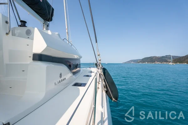 Lagoon 51 - Yacht Charter Sailica