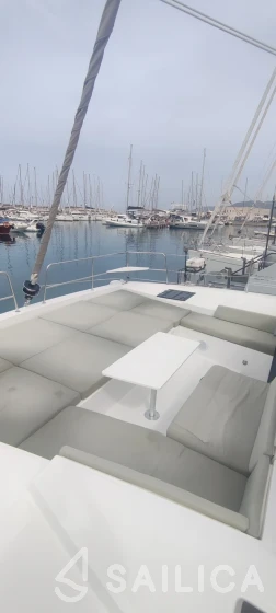 Bali 4.2 - Yacht Charter Sailica