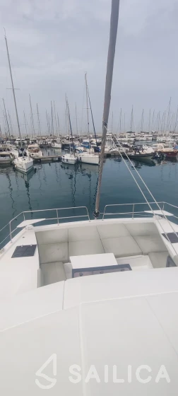 Bali 4.2 - Yacht Charter Sailica