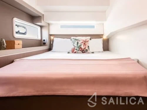 Bali 4.2 - Yacht Charter Sailica