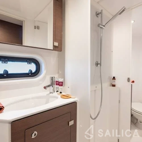 Bali 4.2 - Yacht Charter Sailica