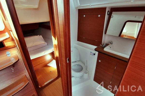 Dufour 382 GL - Yacht Charter Sailica