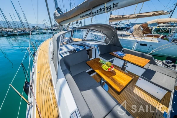 Hanse 460 - Yacht Charter Sailica