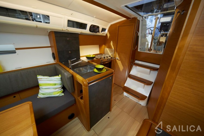 Sun Odyssey 349 - Yacht Charter Sailica