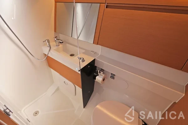 Sun Odyssey 410 - Yacht Charter Sailica