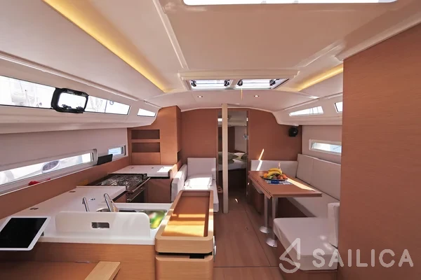 Sun Odyssey 410 - Yacht Charter Sailica