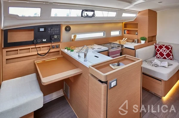 Sun Odyssey 410 - Yacht Charter Sailica