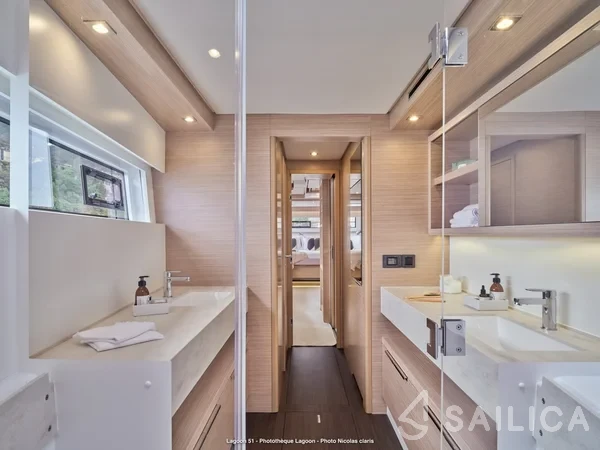 Lagoon 51 - Yacht Charter Sailica