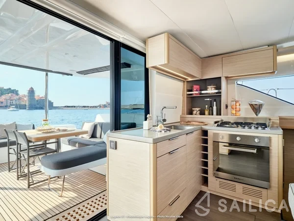 Lagoon 51 - Yacht Charter Sailica